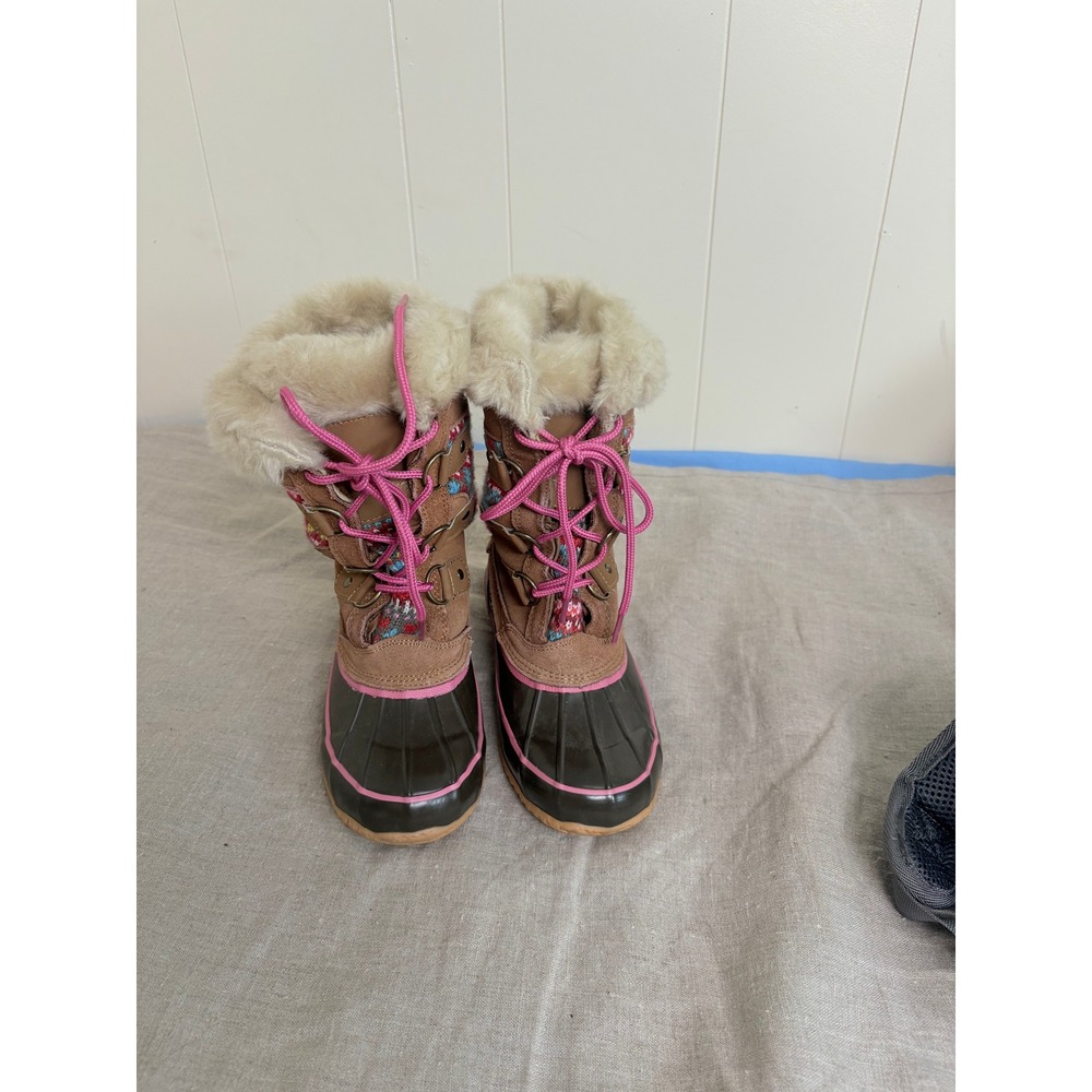 Khombu Womens Brown Fair Isle Faux Fur Trim Waterproof Duck Winter Boots Size 4M